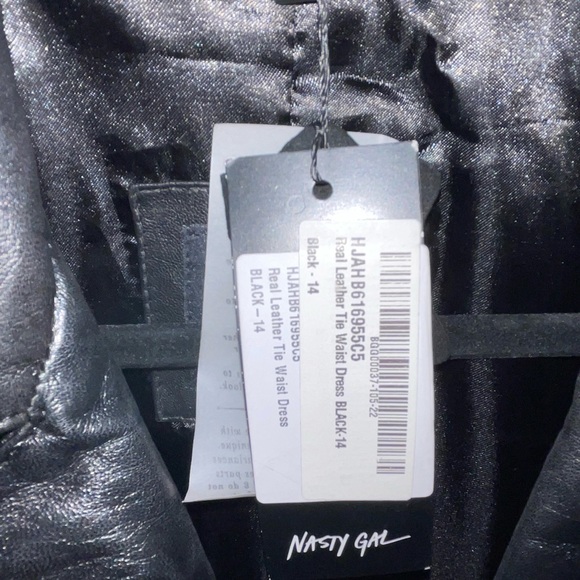 Never worn didn’t realize brought wrong size. Can’t return. - Picture 3 of 6